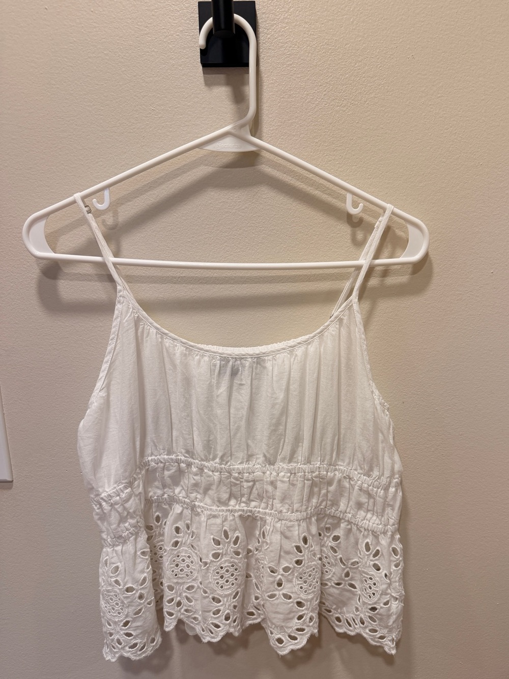 GAP White Eyelet Crochet Peplum Cami